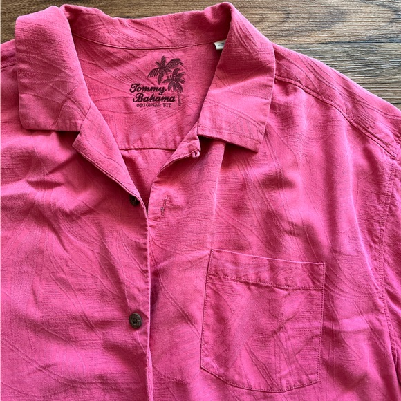 Tommy Bahama Men’s XL Red Tropical Print Silk Short Sleeve Button Shirt - Picture 1 of 6